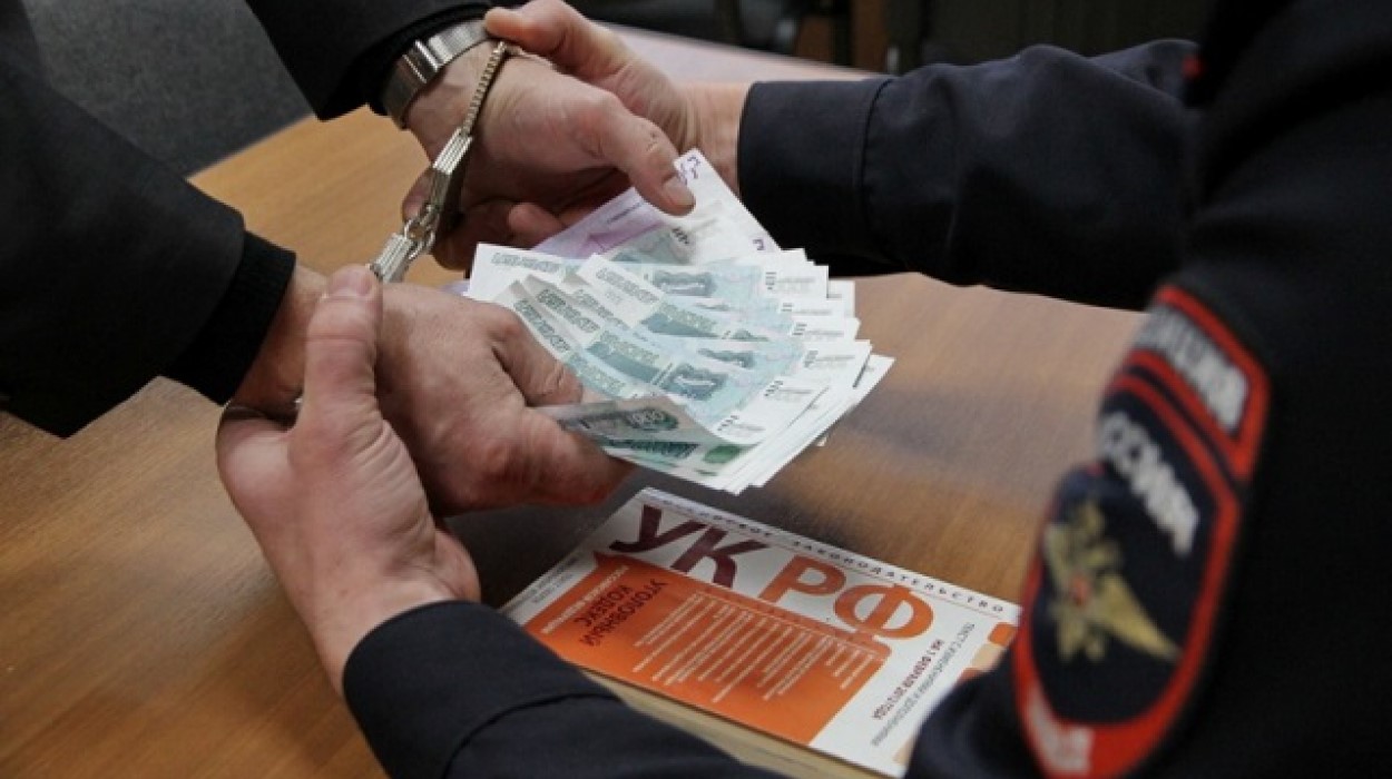 Налоговый инспектор из Волгограда отсидит семь лет за взятку