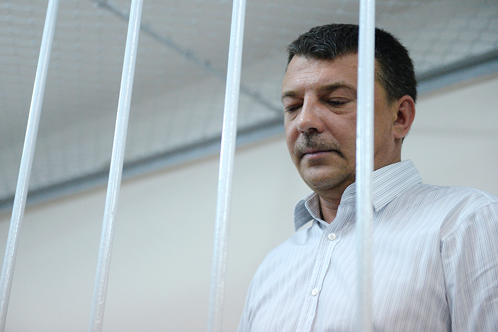 Взятки привели офицера СКР Максименко к 13 годам лишения свободы