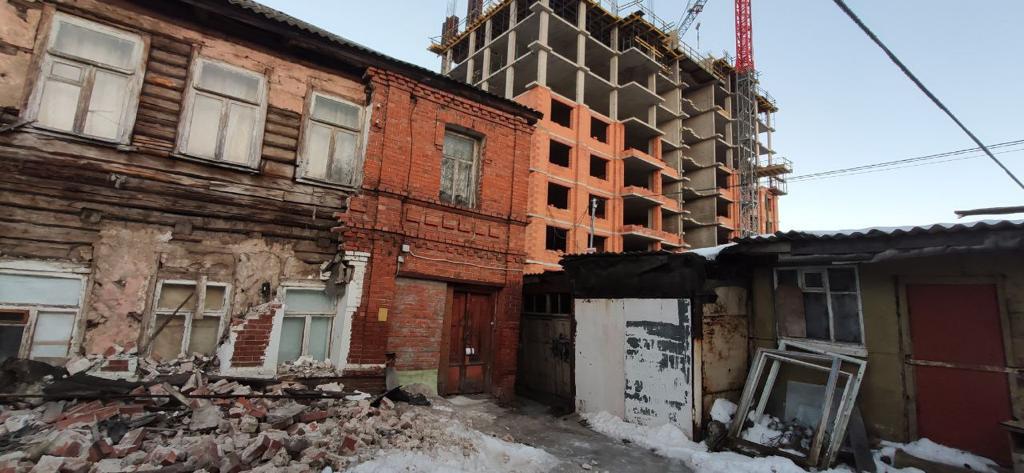 В Курске проверят соблюдение требований к проведению строительных работ на участке рядом с домом №39 на улице Ломоносова