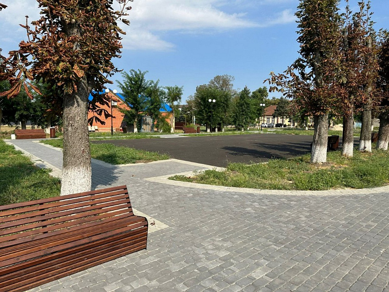 В Каневском районе Краснодарском крае по нацпроекту благоустраивают парк
