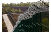 В Крыму достроили забор, ограждающий полуостров от Украины