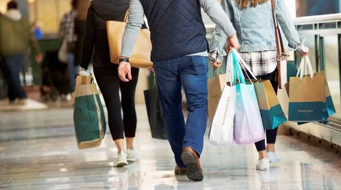 Почти две трети россиян (63%) делали импульсивные покупки, выяснилось по результатам ноябрьского телефонного опроса аналитического центра ВЦИОМ. 