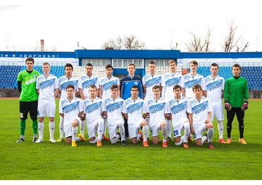 Для игроков волгоградского футбольного клуба Ротор закупят майки по 14 тысяч рублей за штуку