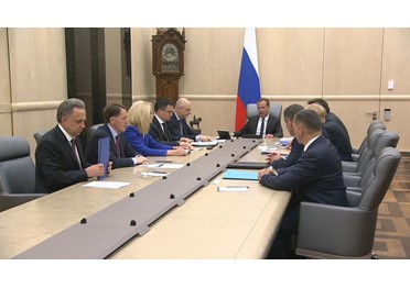 Медведев начал борьбу с картельными соглашениями в госзакупках