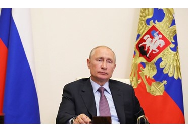 Путин поручил скорректировать нацпроекты в течение трех месяцев