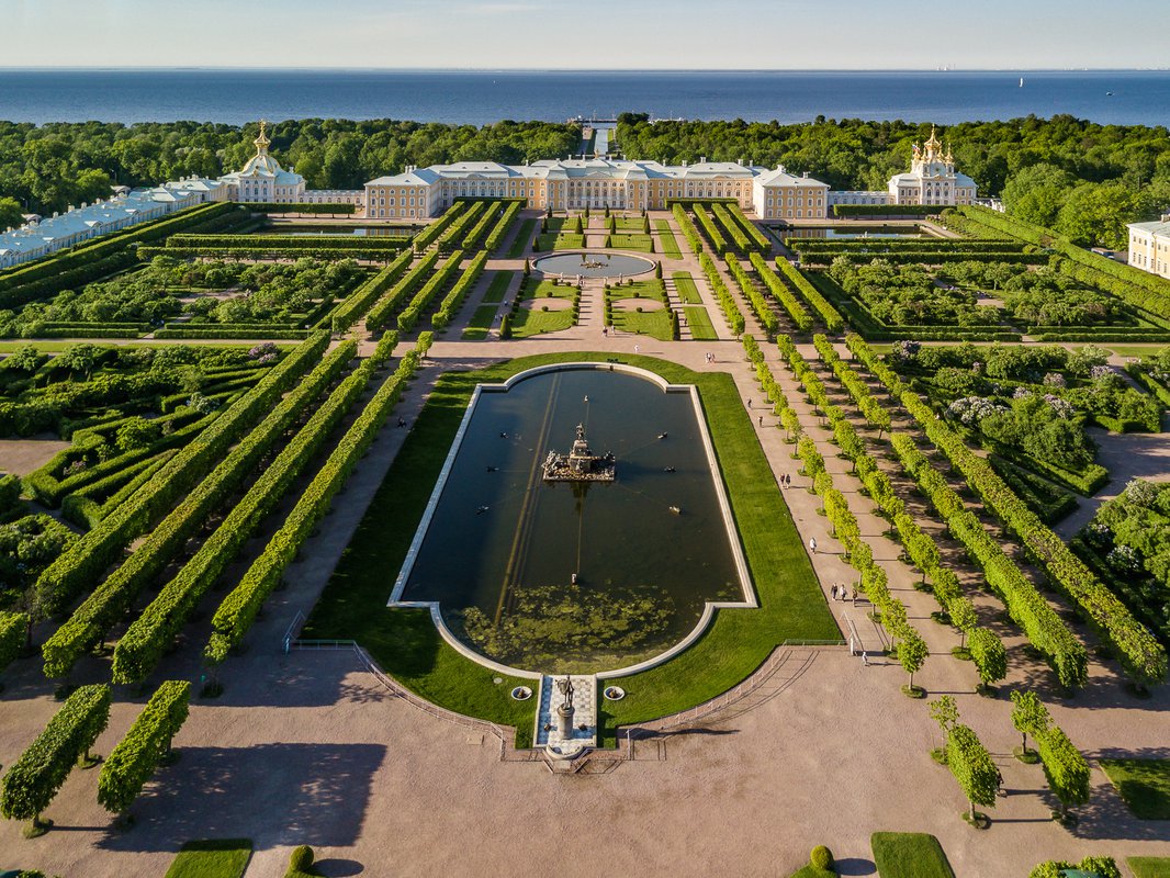 Музей-заповедник "Петергоф" потратит 933 млн рублей на реставрацию Верхнего сада
