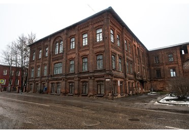 В Смоленске реконструируют историческое здание на набережной Днепра