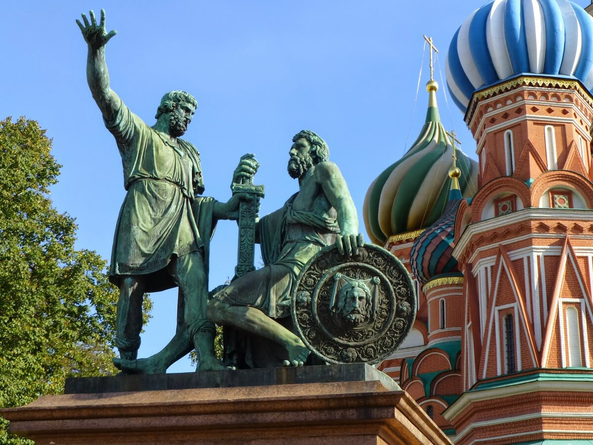 Памятник Минину и Пожарскому в Москве отреставрируют к концу 2022 года