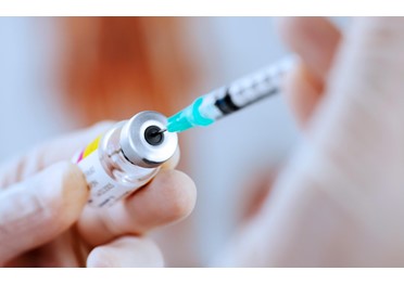 Россияне не смогут привиться зарубежной вакциной от гриппа до конца осени