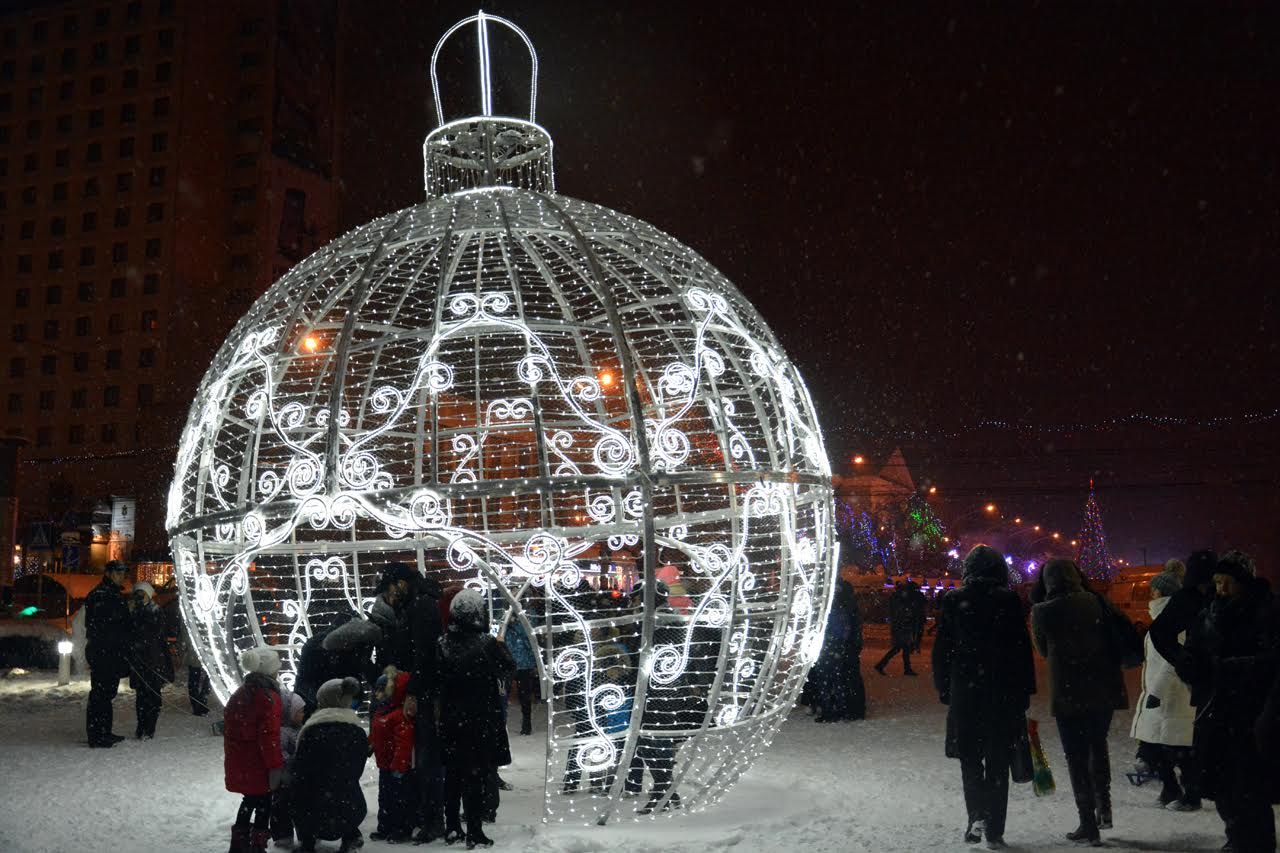 Новогодний сюрприз в виде огромных светящихся шаров готовят в Ставрополе