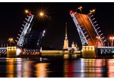 Мосты через Неву получат современную подсветку