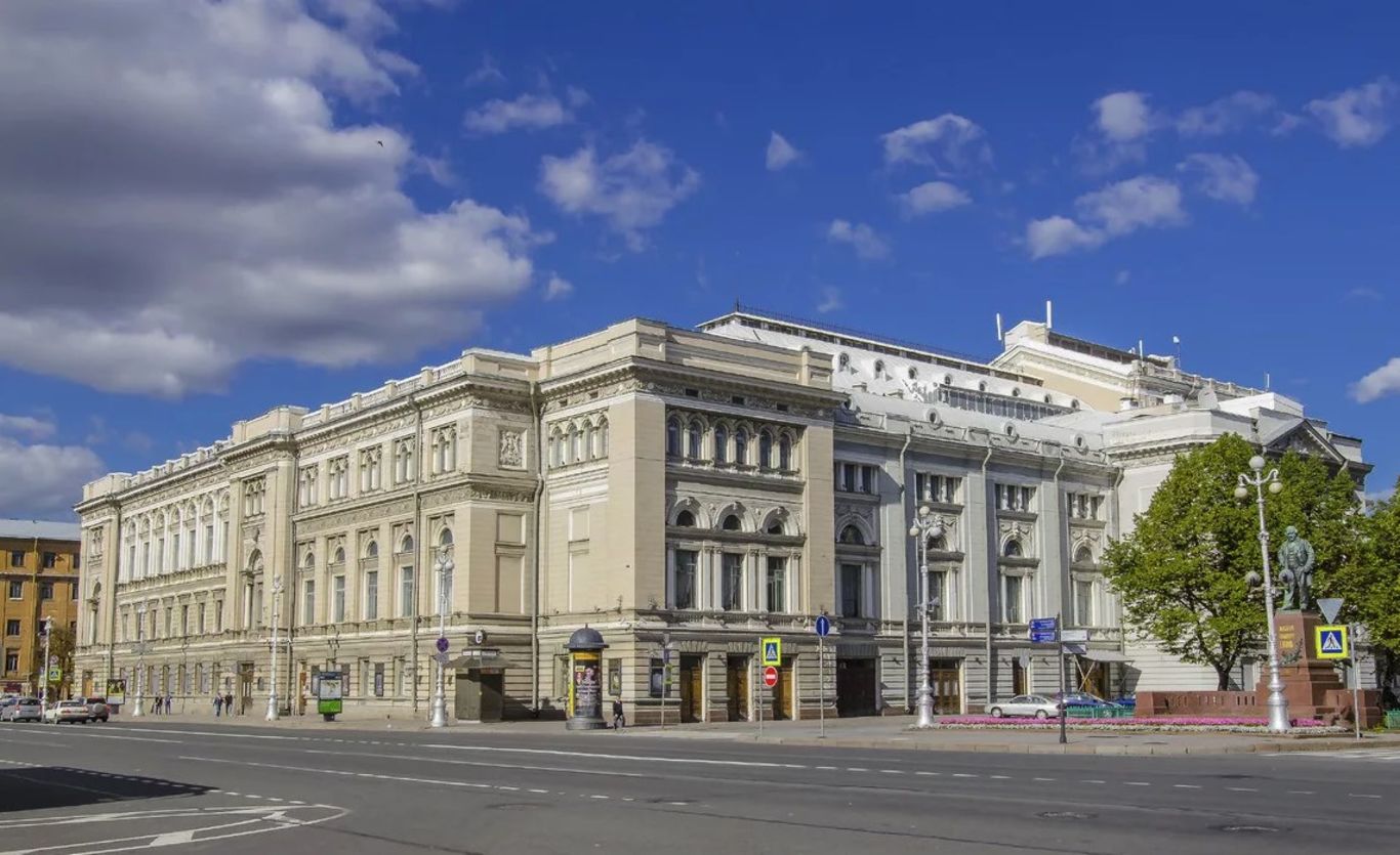 Торги на противоаварийные работы в консерватории в Петербурге отменили