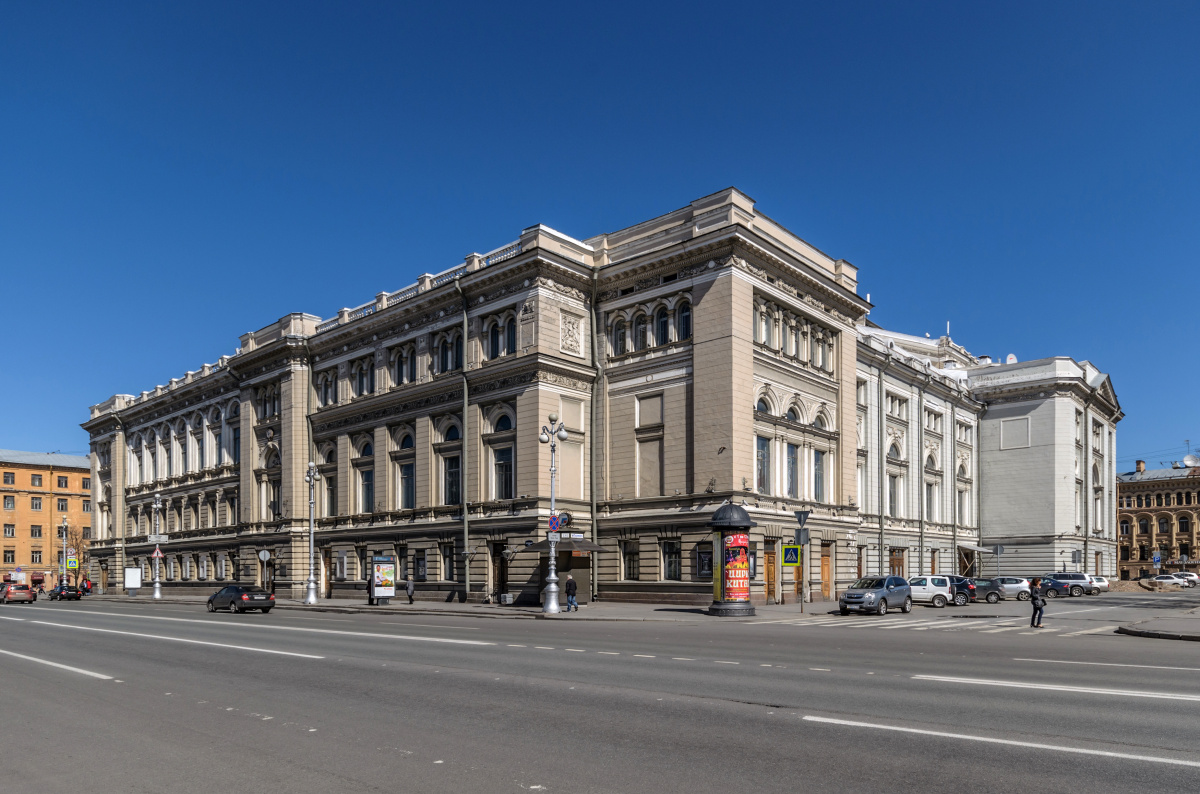Кабмин выделит более 13,6 млрд рублей на реконструкцию консерватории в Петербурге