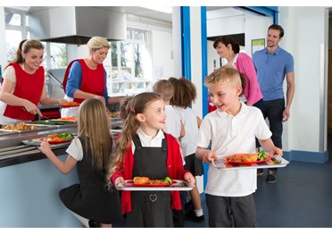 Как кормят детей в начальной школе