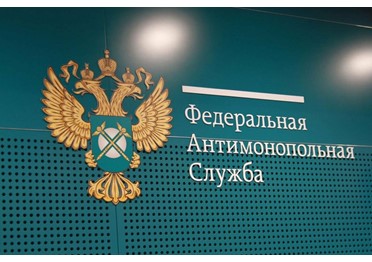 Недобросовестные подрядчики оставили школу без спортивного оборудования и не выполнили ремонт в общежитии университета.