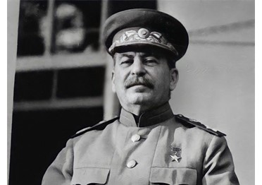 Медведев выполнил обещание и процитировал оборонщикам Сталина из 41-го