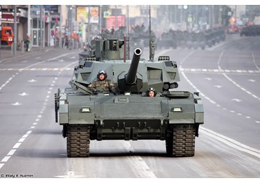 Танк Т-14 “Армата” проходит испытание боем