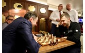Шахматный вечер на ПМЭФ: атмосфера частного клуба, анонс Суперфинала и Сергей Карякин за доской