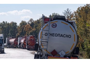 На фоне высокого спроса и внеплановых остановок нефтеперерабатывающих заводов в июле возобновились продажи бензина из Белоруссии через Петербургскую биржу