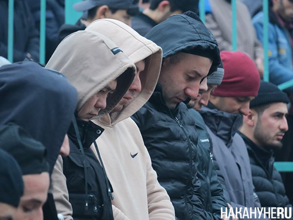 В СПЧ назвали провокацией публичный намаз вблизи Кремля 