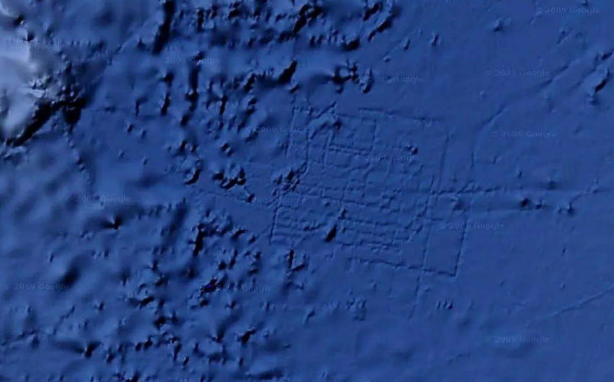 Древний город на дне Атлантического океана. Кто его построил?