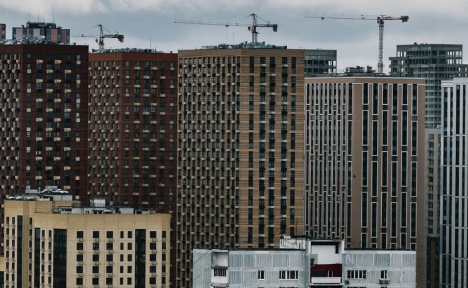 Генпрокуратура для борьбы с «бабушкиной схемой» в мошеннических сделках с недвижимостью предлагает ввести период «охлаждения» в сомнительных случаях. 