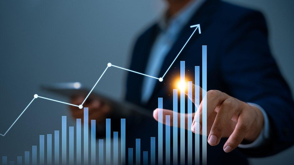  В 2025 году объем средств под управлением ВТБ Private Banking и «Привилегии» превысил 10 трлн рублей, а число их клиентов достигло 1,2 млн человек. 