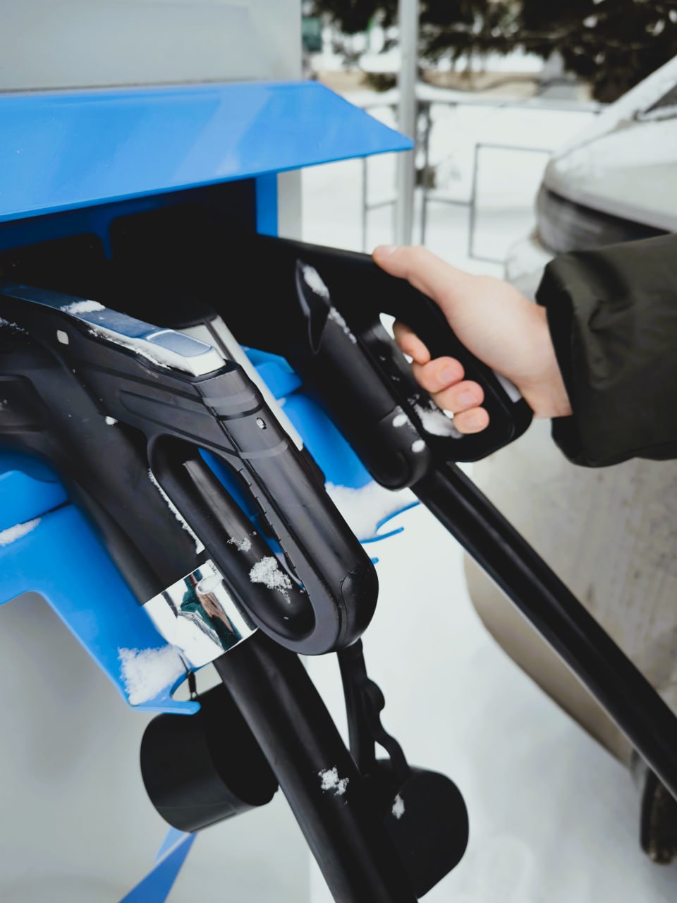  Ростех наладил серийное производство морозоустойчивых зарядных станций для электромобилей. 