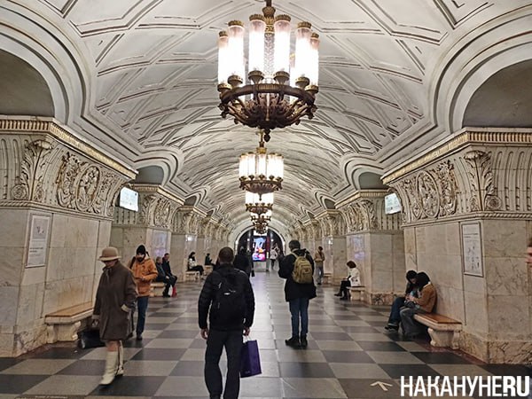 Депутат: Сотрудники метро Москвы не будут смотреть фото и переписки в телефоне