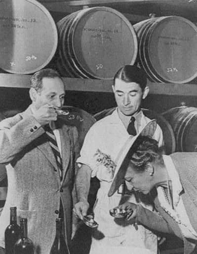 Откуда пошло выражение «Кто не рискует, тот не пьёт шампанского»? 