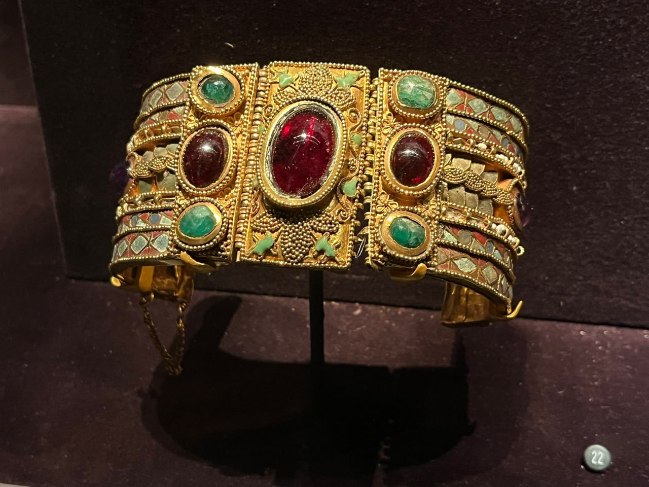 Древнегреческие парные золотые браслеты из Ольвии, современная Украина, II - I века до н.э.