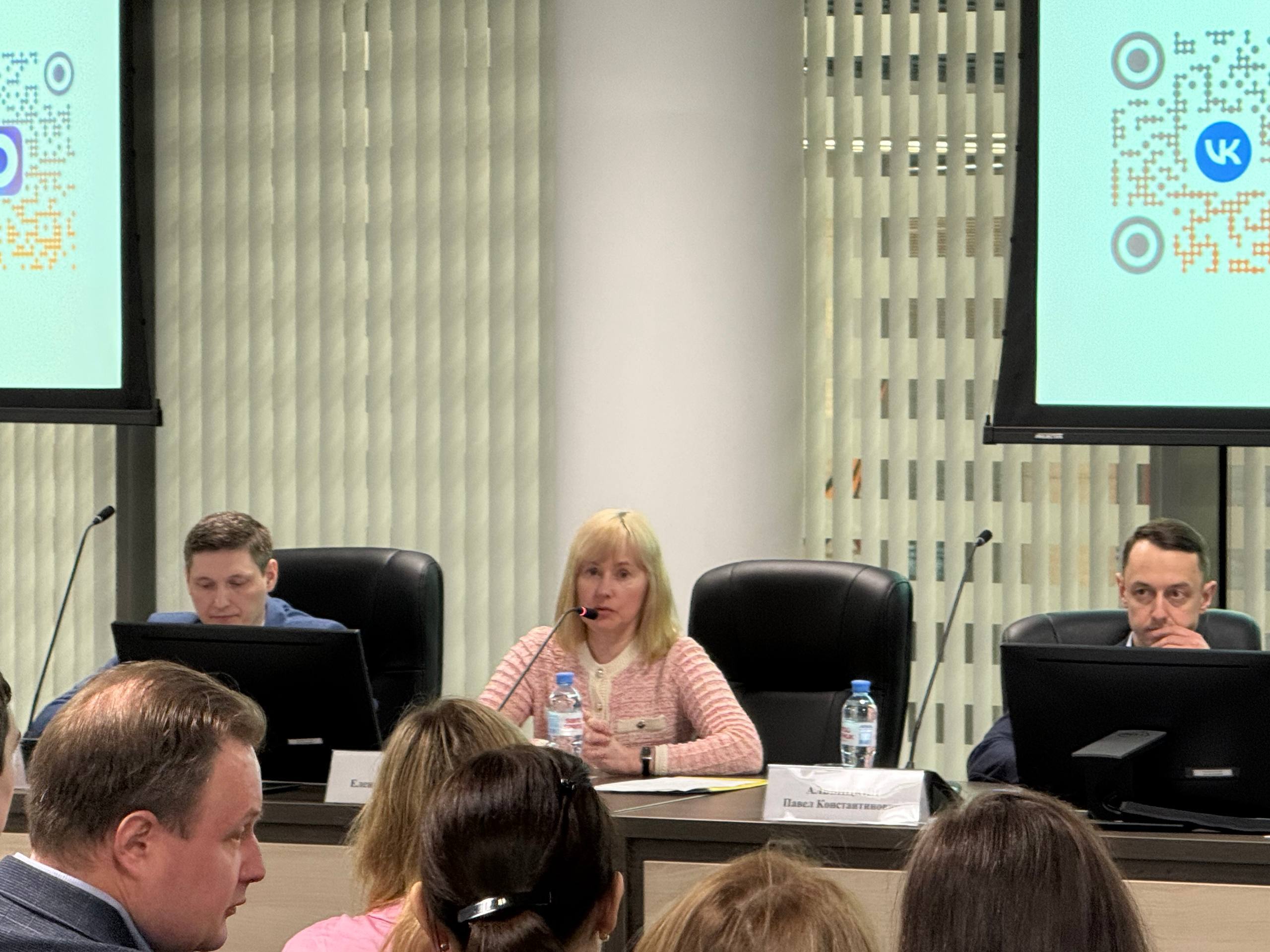  Сегодня в АОДК «Невская ратуша» под руководством заместителя председателя Комитета по государственному заказу Санкт-Петербурга Егоровой Елены совместно с ЭТП РТС-тендер проходит семинар-интенсив по 223-ФЗ с разбором позиций контрольных органов