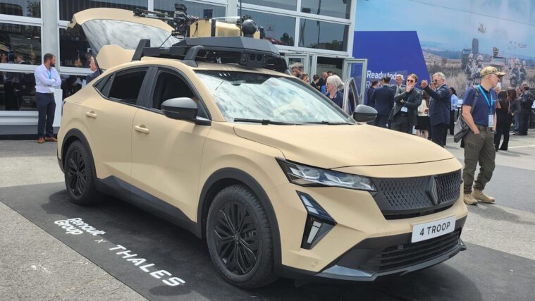 Renault будет запускать рои дронов из своих машин.  