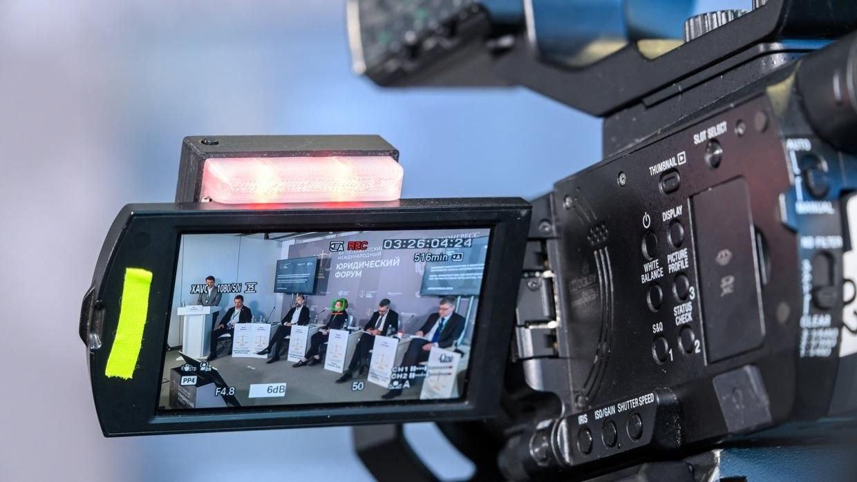 Аналитики Copydefend оценивают годовой объем нарушений авторских прав в России в 100 млрд рублей. 