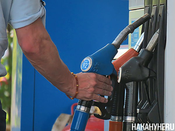 Кабмин разрешил продажу бензина Евро-2, Евро-3 и Евро-4 — до июля 2027-го